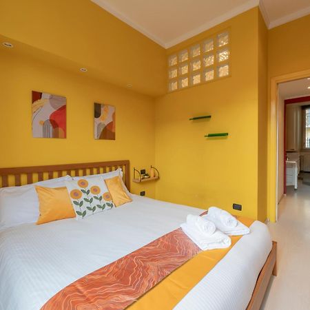 Xenia Apartments - Colorful Apartment In Fiera Area Mailand Exterior foto